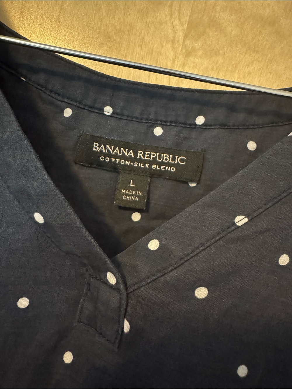 Banana Republic Navy Polka Dot V-Neck Silk Sleeveless Top - Picture 2 of 3